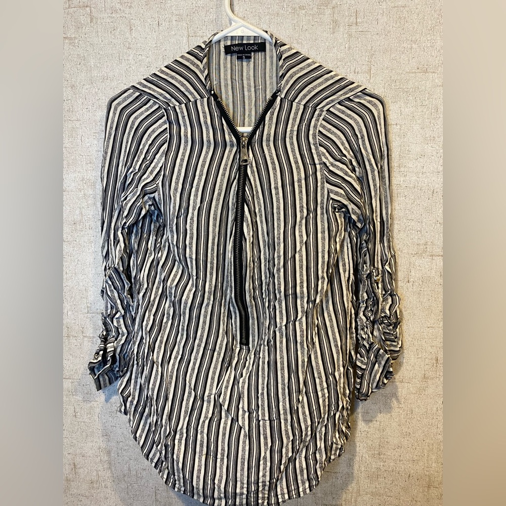 Blouse - Picture 2 of 3